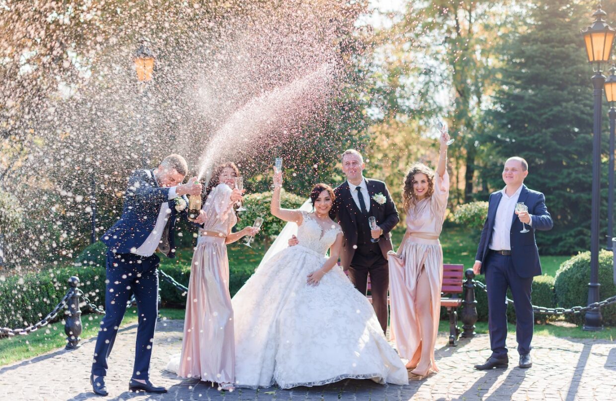 invitati matrimonio e sposi